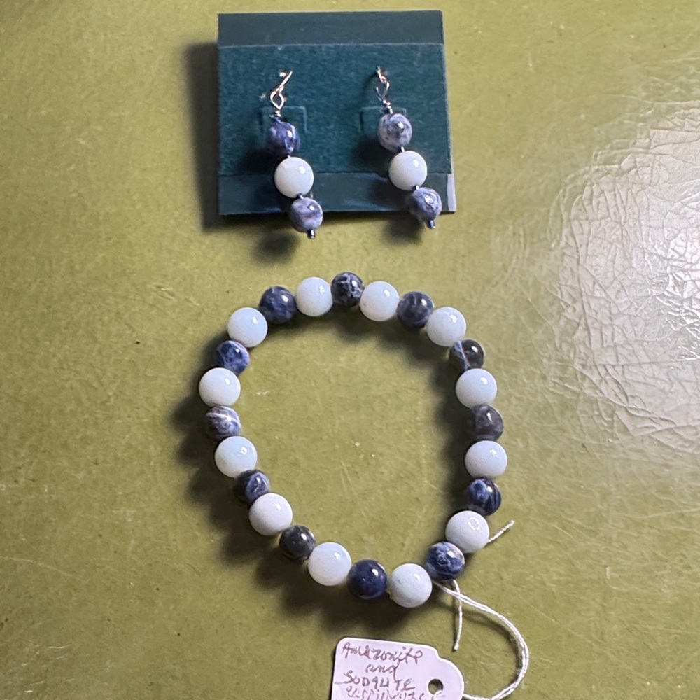 Elegant Amazonite and Sodalite Beaded Jewelry Set earrings and elastic bracelet